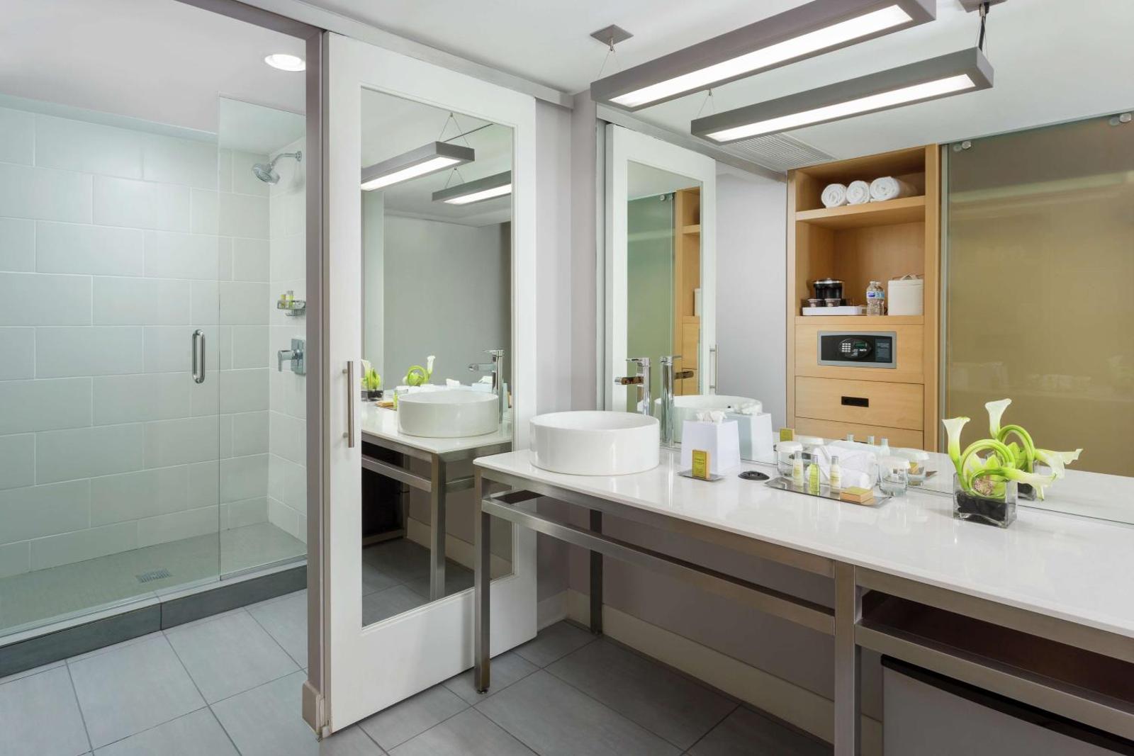 The Gates Hotel South Beach - a DoubleTree by Hilton